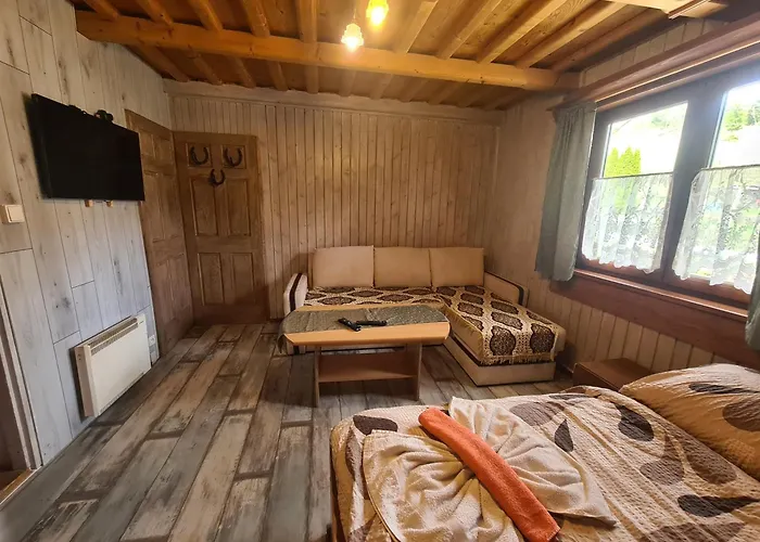 Деревянный коттедж Boronco Зазрива